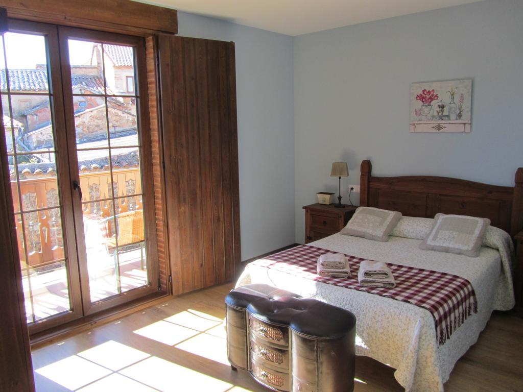 La Posada De Toribia Val De San Lorenzo Ruang foto