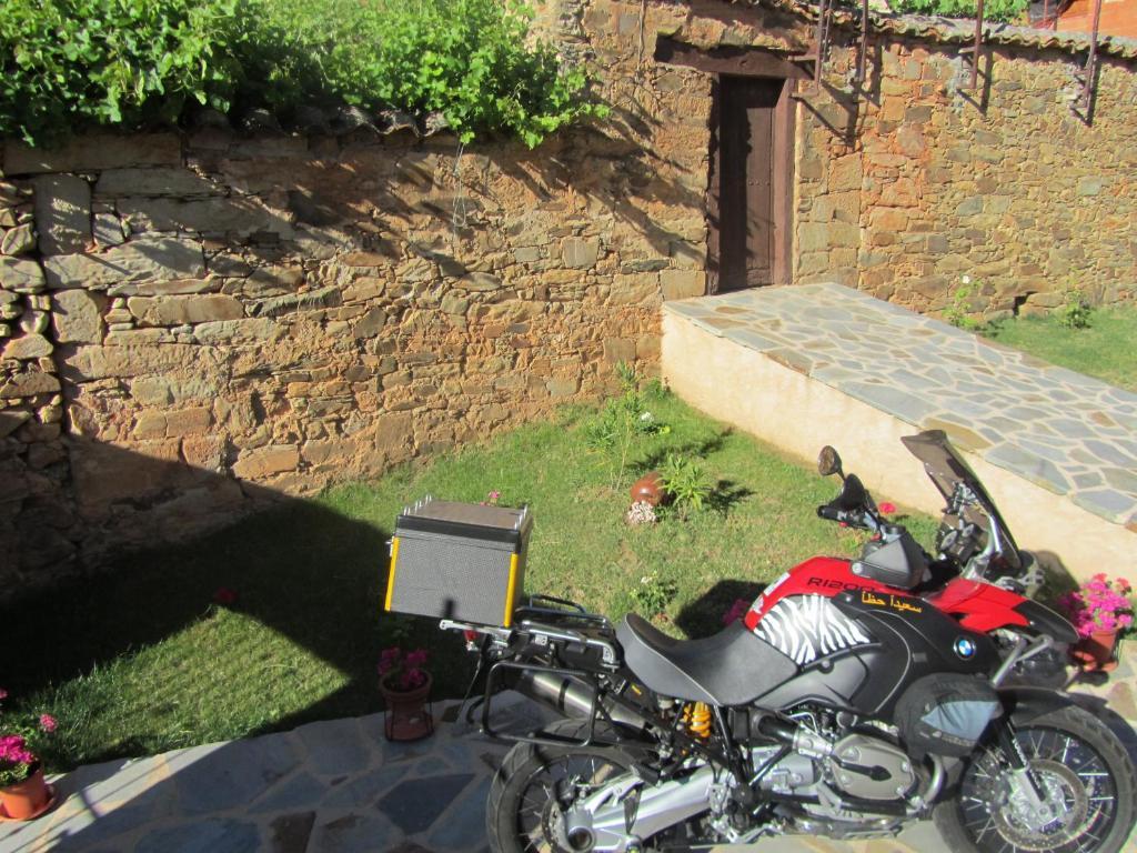 La Posada De Toribia Val De San Lorenzo Bagian luar foto